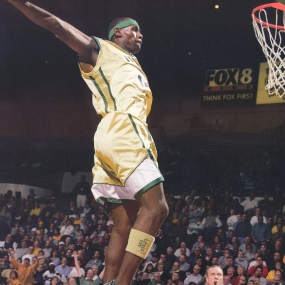 New Adidas Men's Size 8 T-MAC 2.0 RESTOMOD SVSM SHOES Green Gold Lebron FY9931 - Picture 10 of 10